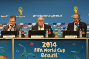 Warum klebt FIFA-Boss Joseph S. Blatter so an seinem Posten?