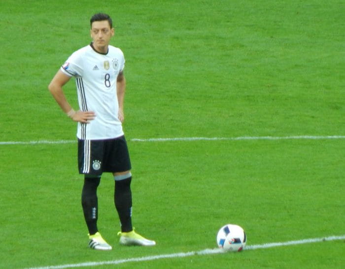 mesut-oezil-fc-arsenal