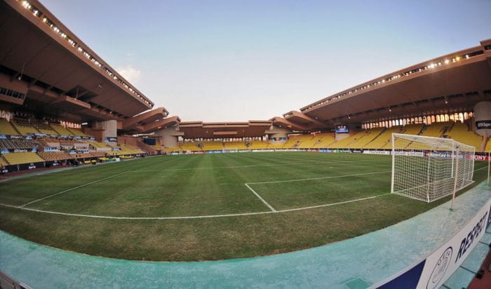 Foto: By Валерий Дед - Stade Louis II - Monaco 2009, CC BY 3.0, https://commons.wikimedia.org/w/index.php?curid=52566657